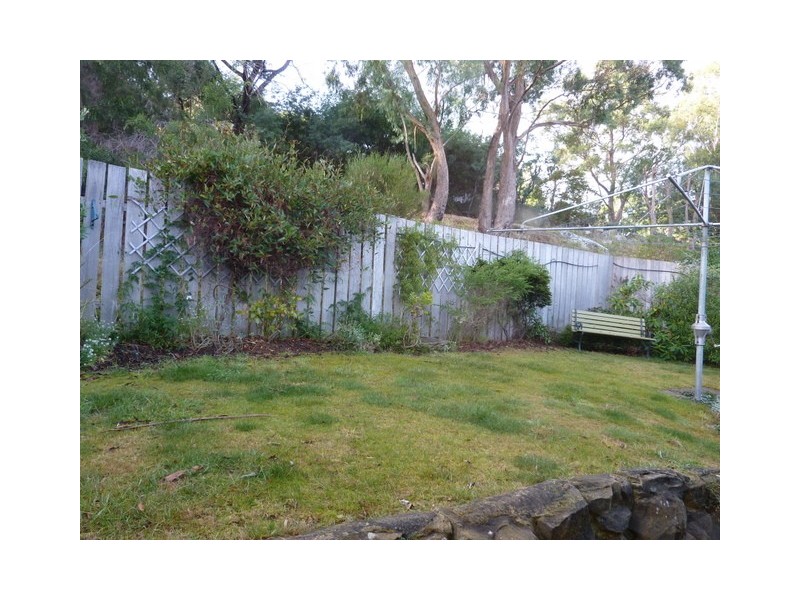 124 Karoola Road, Lindisfarne TAS 7015