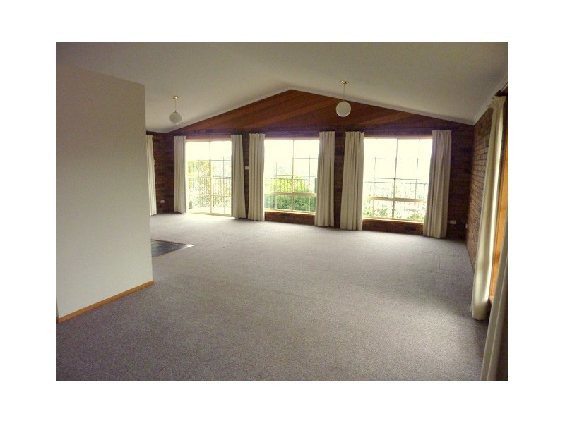 8/42 Sherwood Court, Lindisfarne TAS 7015
