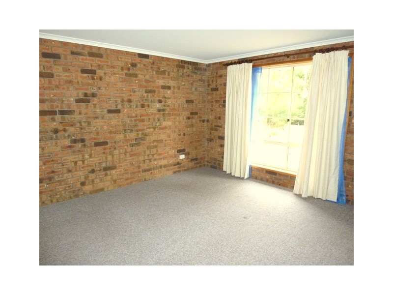 8/42 Sherwood Court, Lindisfarne TAS 7015