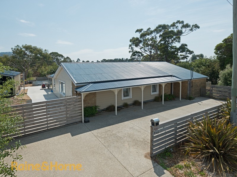 216 Roches Beach Road, Roches Beach TAS 7170
