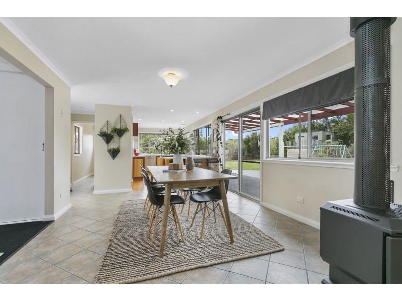 216 Roches Beach Road, Roches Beach TAS 7170