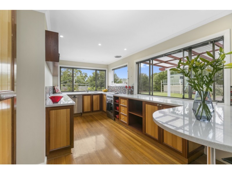 216 Roches Beach Road, Roches Beach TAS 7170