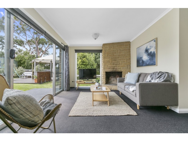 216 Roches Beach Road, Roches Beach TAS 7170