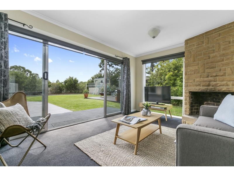 216 Roches Beach Road, Roches Beach TAS 7170