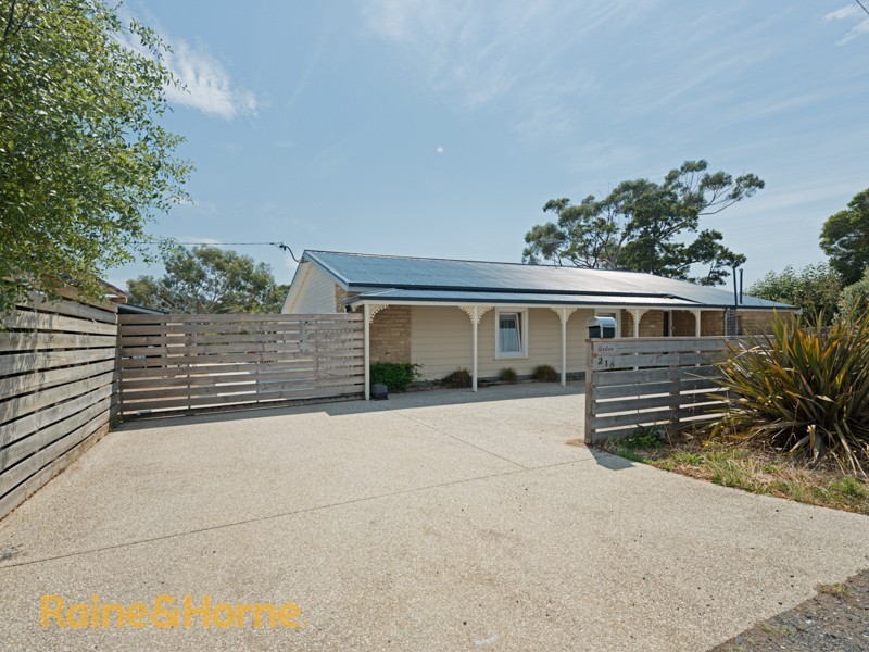 216 Roches Beach Road, Roches Beach TAS 7170