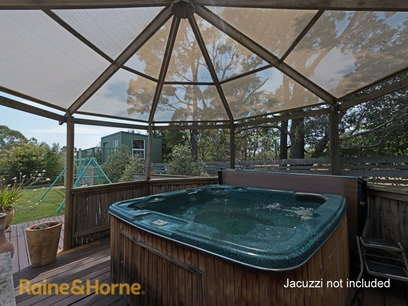 216 Roches Beach Road, Roches Beach TAS 7170