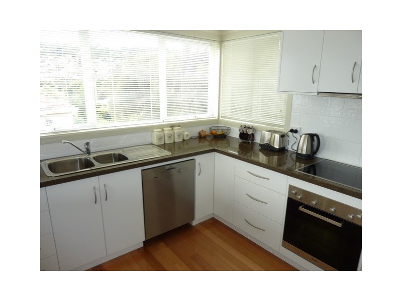 2/6 Ballawinne Road, Lindisfarne TAS 7015