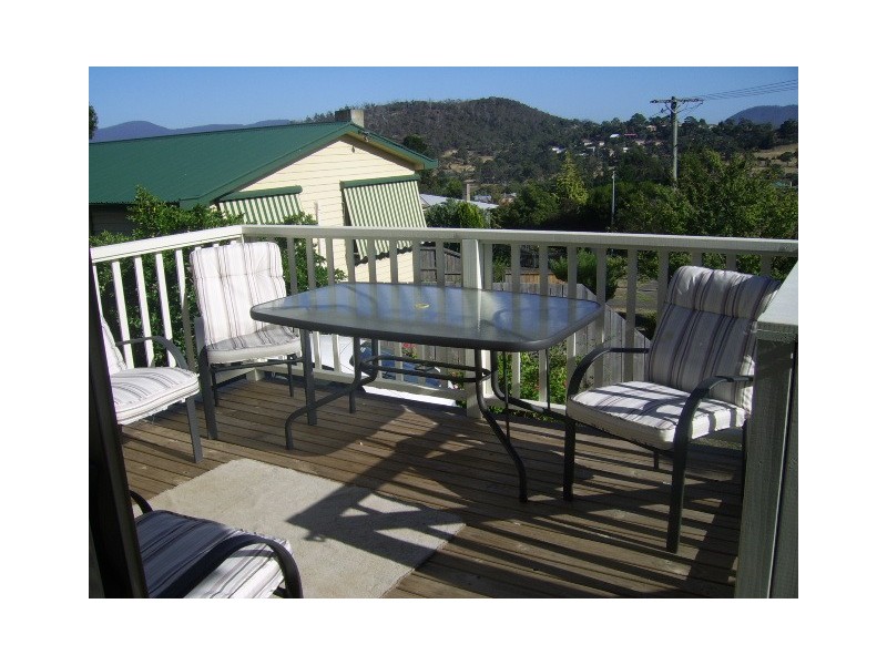 9 Binalong Road, Mornington TAS 7018