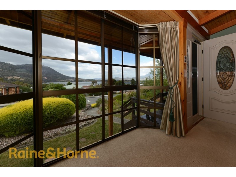20 Clives Avenue, Old Beach TAS 7017