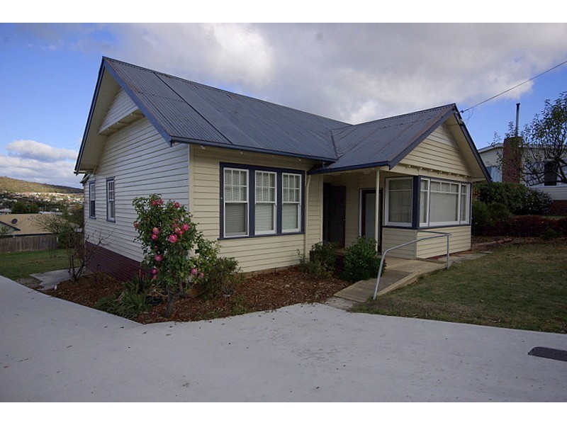 5 Raminea Road, Lindisfarne TAS 7015