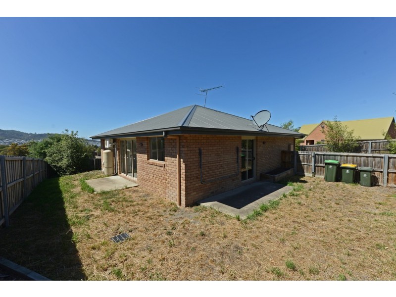 1 and 2/53 Emmaline Court, Rokeby TAS 7019