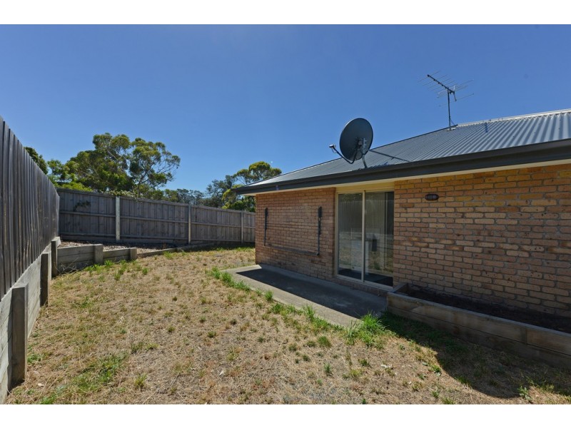 1 and 2/53 Emmaline Court, Rokeby TAS 7019