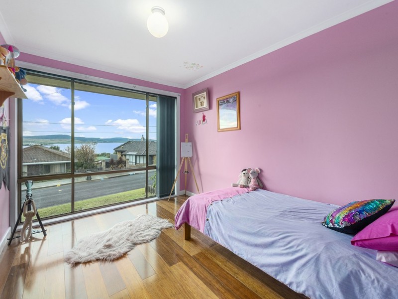 6 Third Avenue, Midway Point TAS 7171