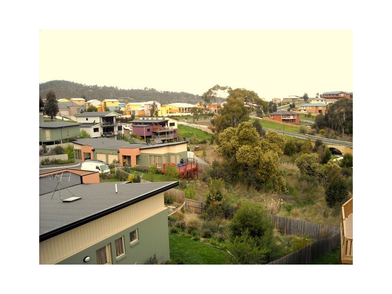 2/36 Willowbend Road, Kingston TAS 7050