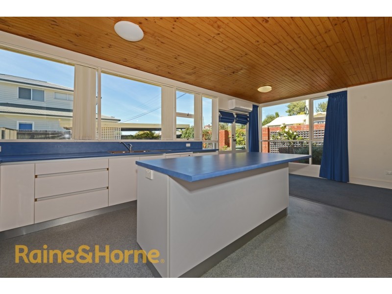 43 Carlton Street, New Town TAS 7008