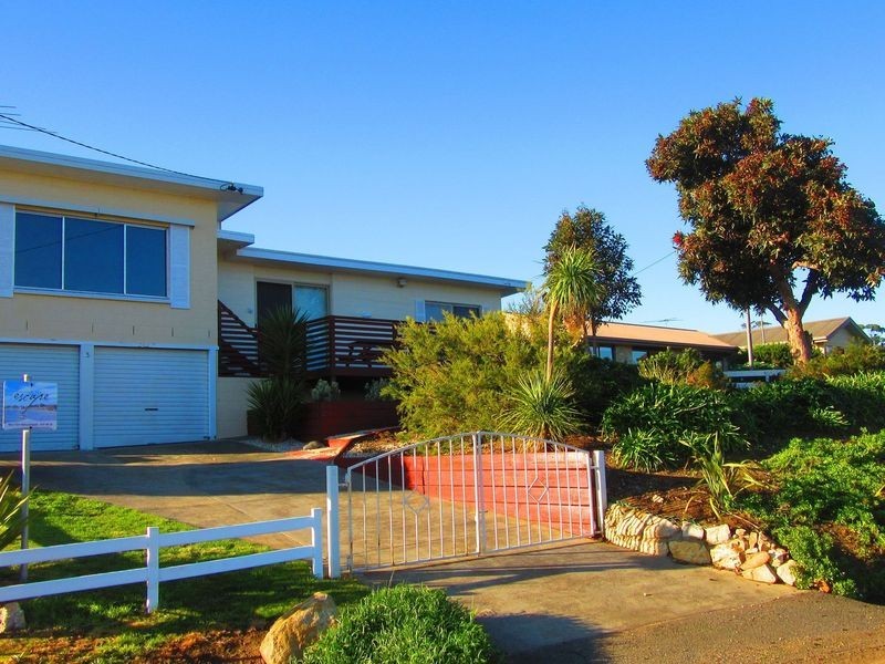 3 Spitfarm Road, Opossum Bay TAS 7023
