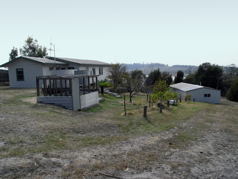 92 Barton Avenue, Triabunna TAS 7190