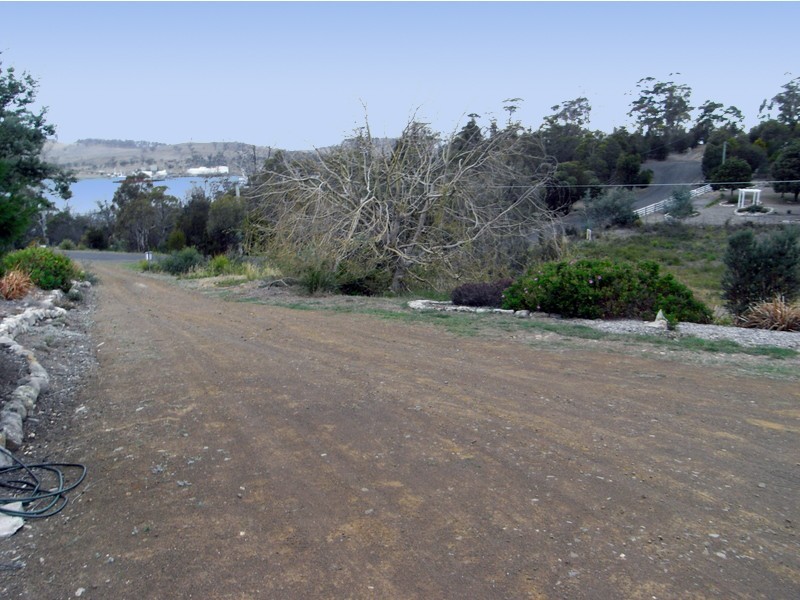 92 Barton Avenue, Triabunna TAS 7190