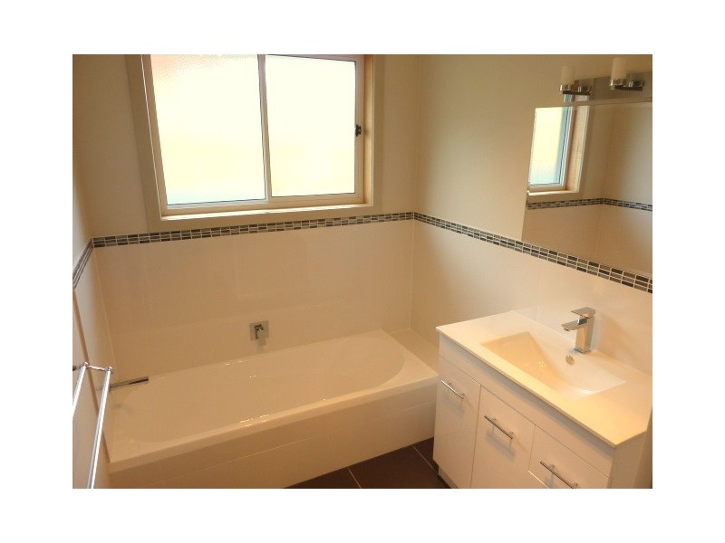 8 Norfolk Drive, Howrah TAS 7018