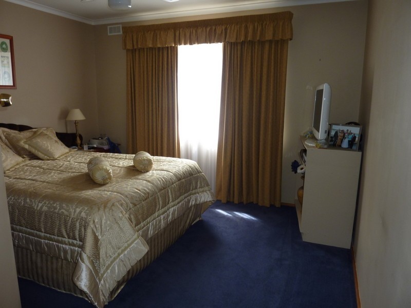 28 Chequers Street, Rokeby TAS 7019