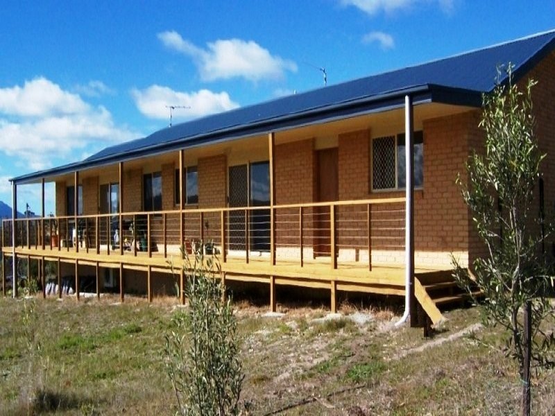 88 Barton Avenue, Triabunna TAS 7190