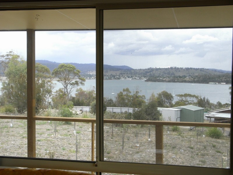 88 Barton Avenue, Triabunna TAS 7190