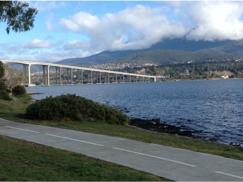 7a Chatsworth St, Rose Bay TAS 7015