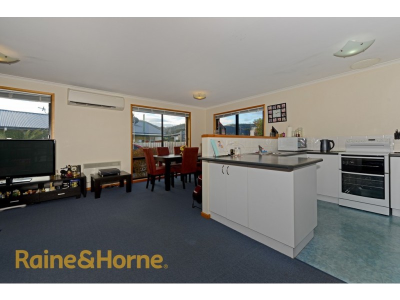 2/7 Erebus Street, Warrane TAS 7018