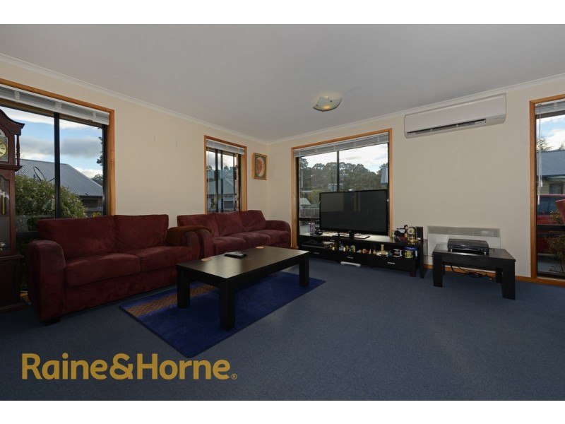 2/7 Erebus Street, Warrane TAS 7018