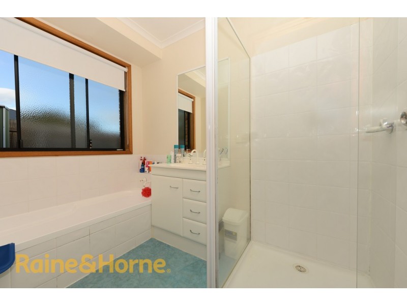 2/7 Erebus Street, Warrane TAS 7018