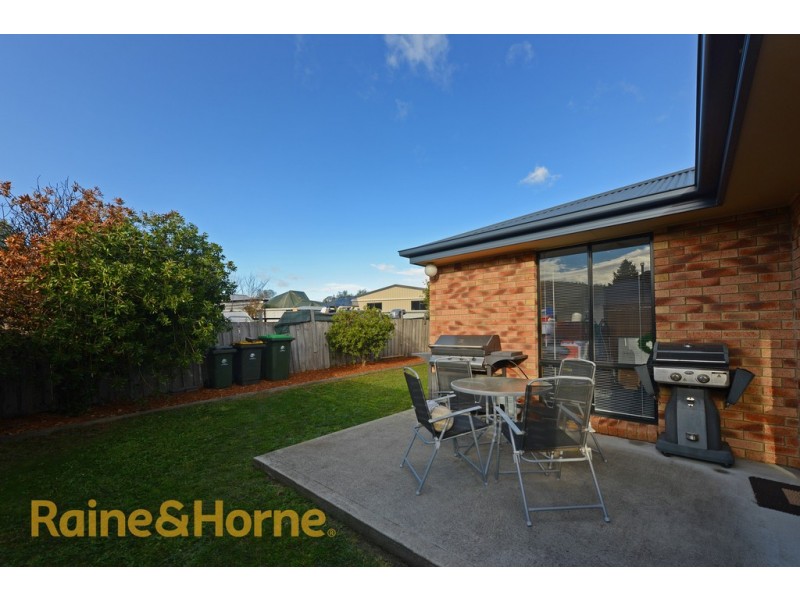 2/7 Erebus Street, Warrane TAS 7018
