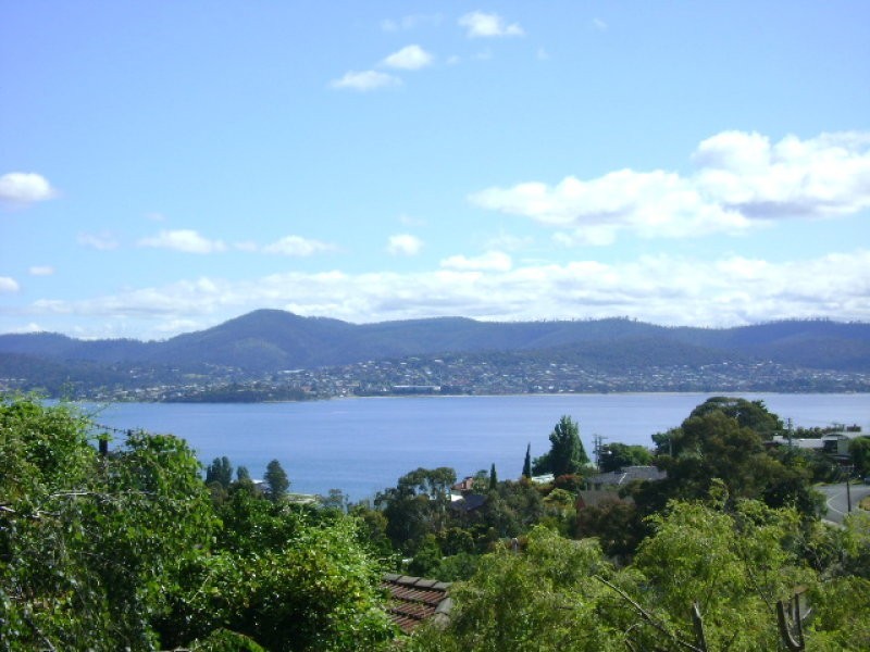 1/495 Churchill Avenue, Sandy Bay TAS 7005