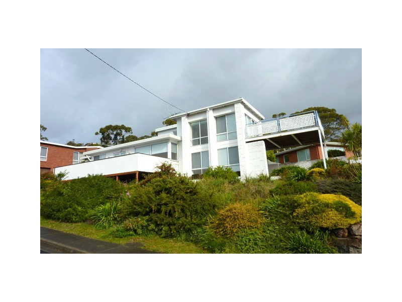 7 Birngana Avenue, Sandy Bay TAS 7005