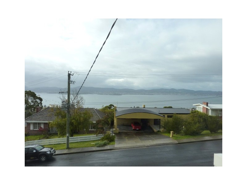 7 Birngana Avenue, Sandy Bay TAS 7005