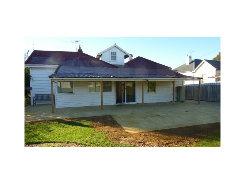 16 Wellington Street, Lindisfarne TAS 7015