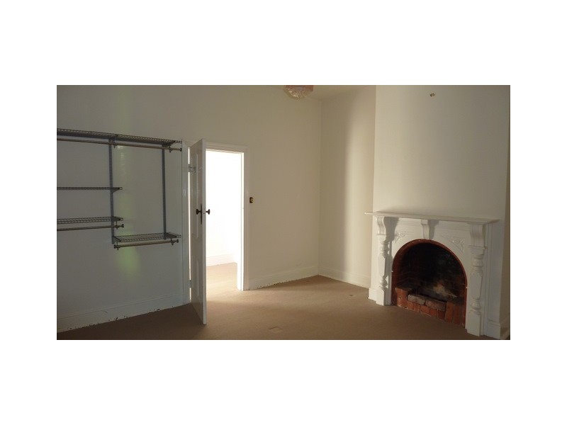 16 Wellington Street, Lindisfarne TAS 7015