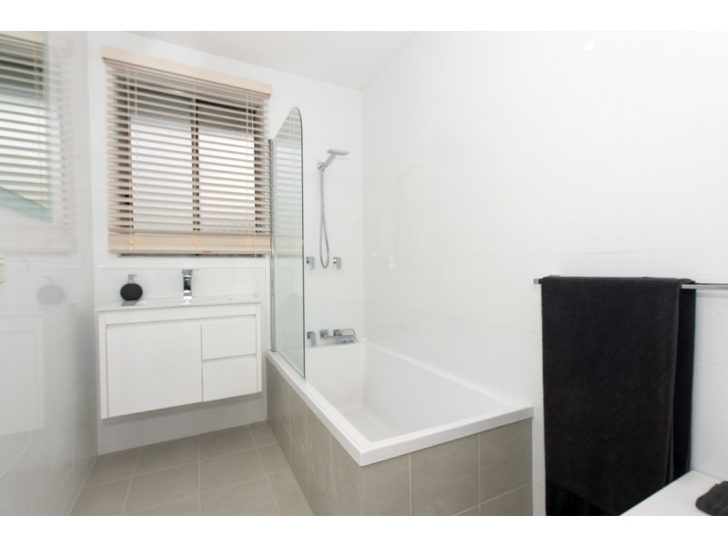 18 Young Court, Rokeby TAS 7019