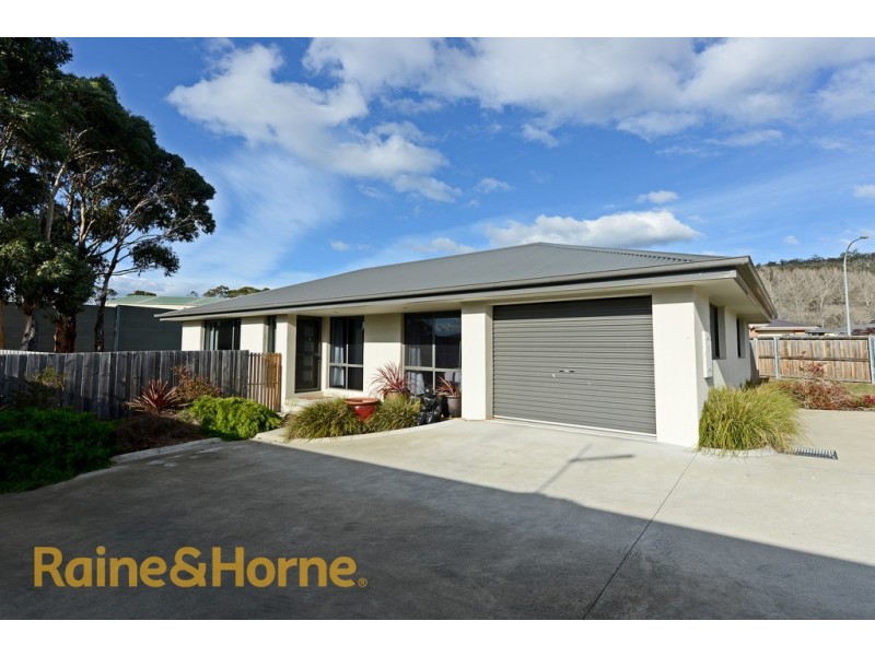 2/11 Ovata Close, Cambridge TAS 7170