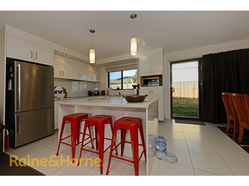 2/11 Ovata Close, Cambridge TAS 7170