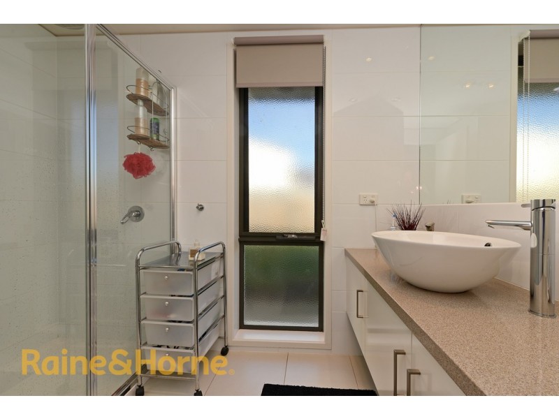 2/11 Ovata Close, Cambridge TAS 7170