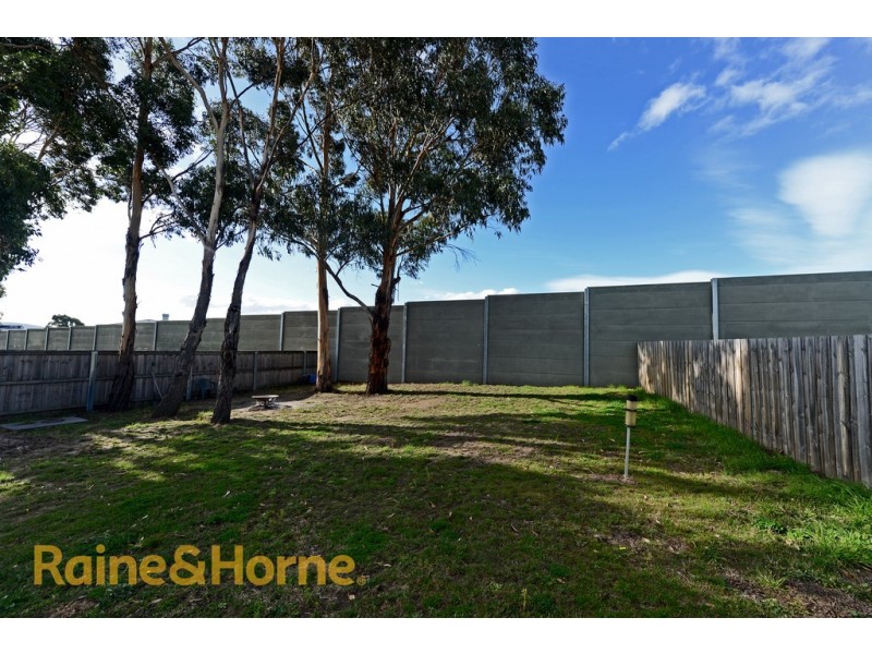 2/11 Ovata Close, Cambridge TAS 7170