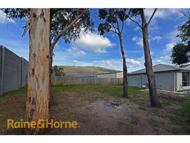 2/11 Ovata Close, Cambridge TAS 7170