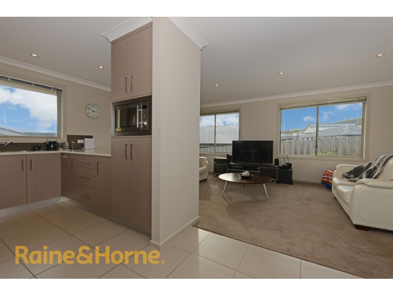 2-18 VASILI COURT, Oakdowns TAS 7019