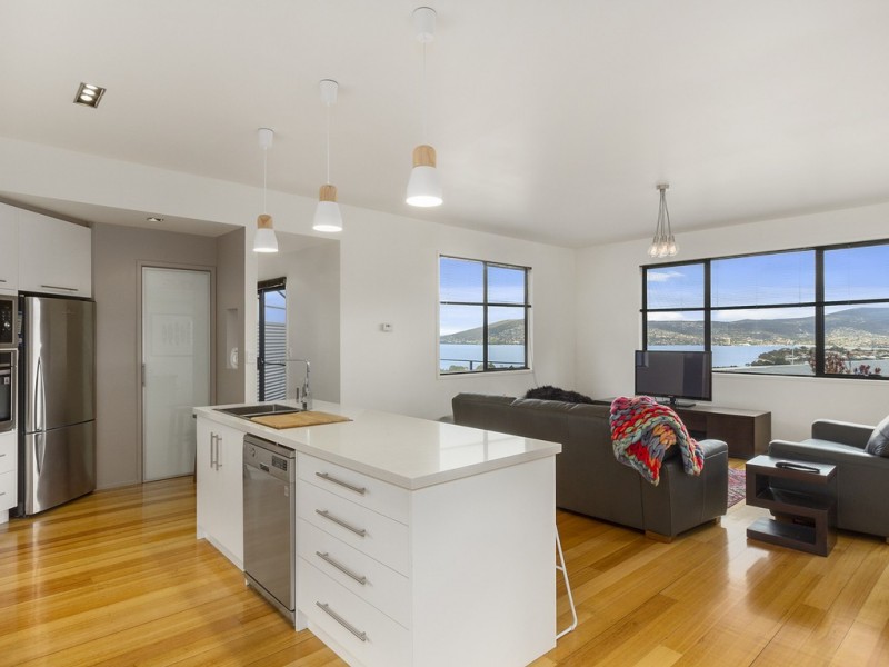 6 WAVERLEY COURT, Bellerive TAS 7018