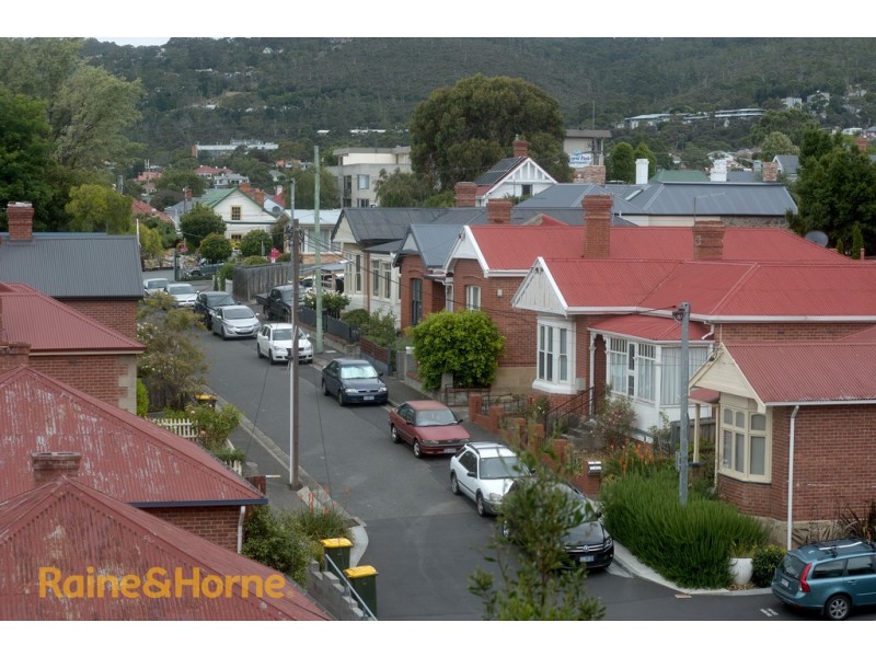 1-7 MONTGOMERY COURT, Sandy Bay TAS 7005