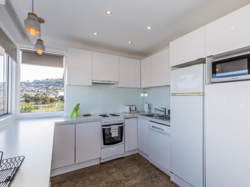 6/8 Ballawinnie Road, Lindisfarne TAS 7015