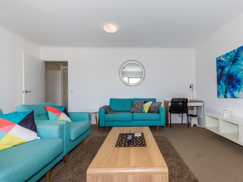 6/8 Ballawinnie Road, Lindisfarne TAS 7015