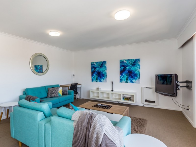 6/8 Ballawinnie Road, Lindisfarne TAS 7015