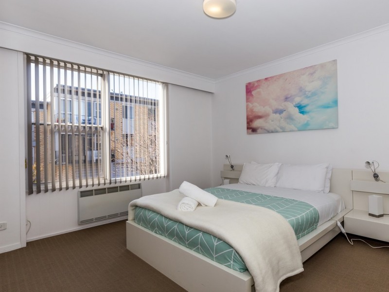 6/8 Ballawinnie Road, Lindisfarne TAS 7015