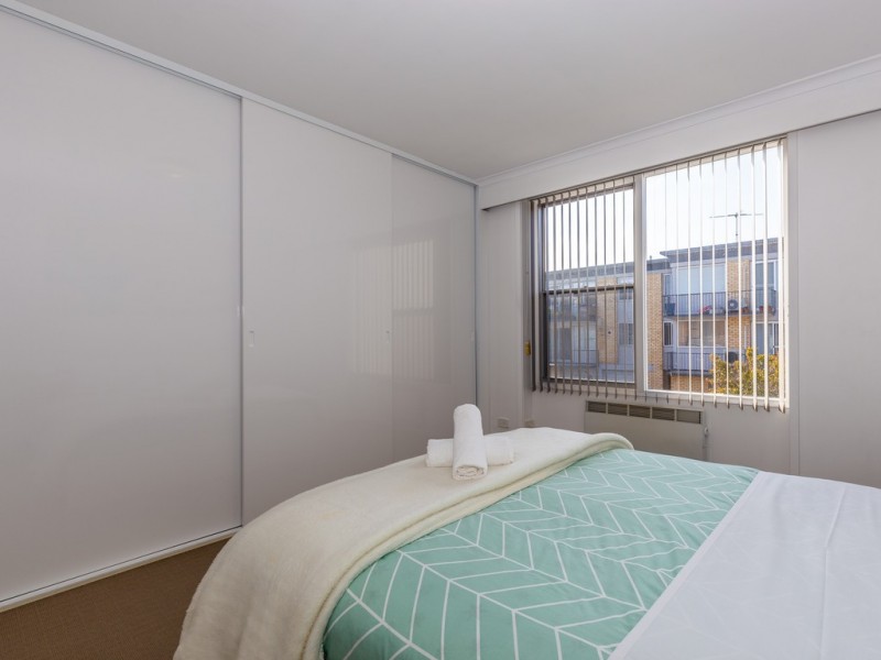 6/8 Ballawinnie Road, Lindisfarne TAS 7015